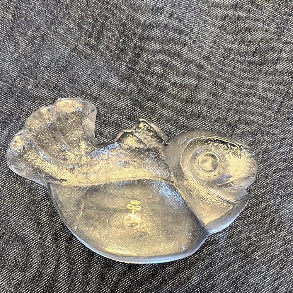 Skruf Sweden crystal Glass Fish Figurine.